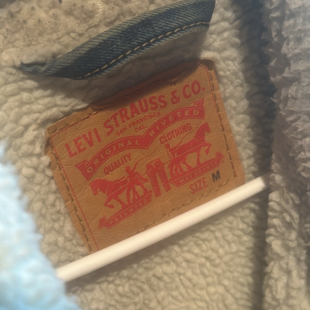 Men’s Levi’s Sherpa  Jean jacket - Picture 3 of 3
